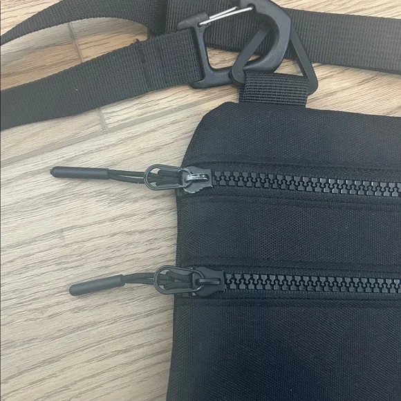 Crossbody Bag - Picture 3 of 4